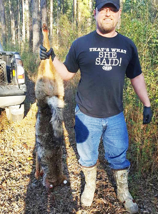 Coyote Hunting Hunting Gifts For Men Yote Coyote Brown Pullover Hoodie