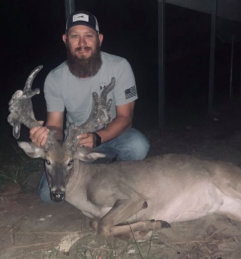 14-point nontypical buck