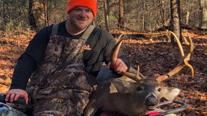 Justin Floyd killed a 12-point Thanksgiving brute while hunting with his dad.