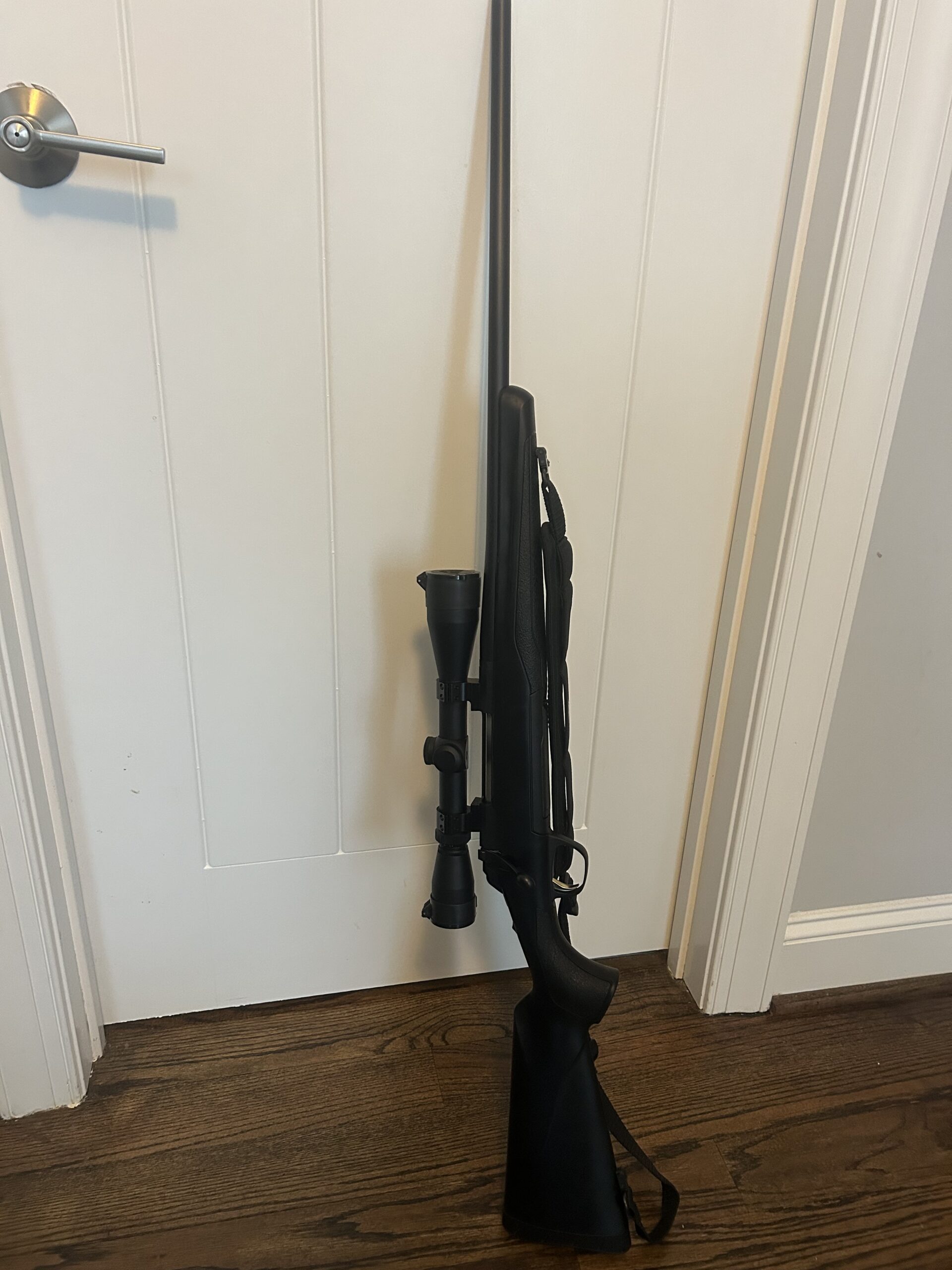 Browning Xbolt Hunter .30-06 w Leupold scope